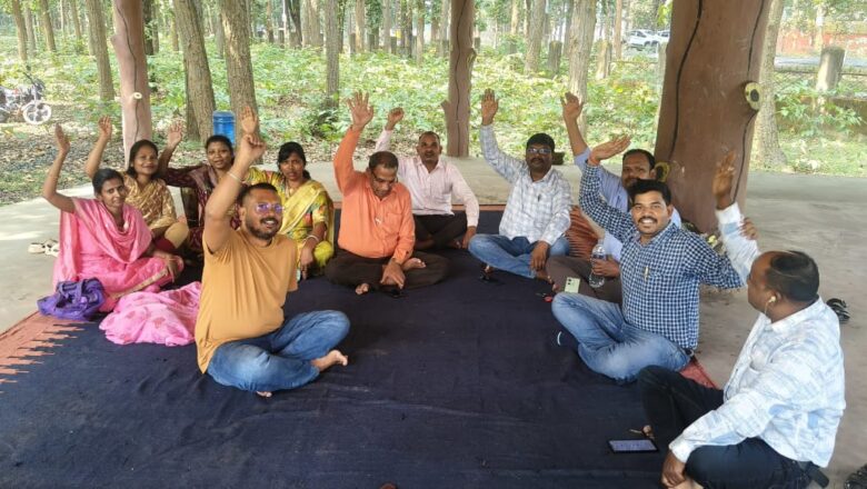 छत्तीसगढ़ में पटवारियों की अनिश्चितकालीन हड़ताल जारी, वाड्रफनगर में 25 को कारण बताओ नोटिस